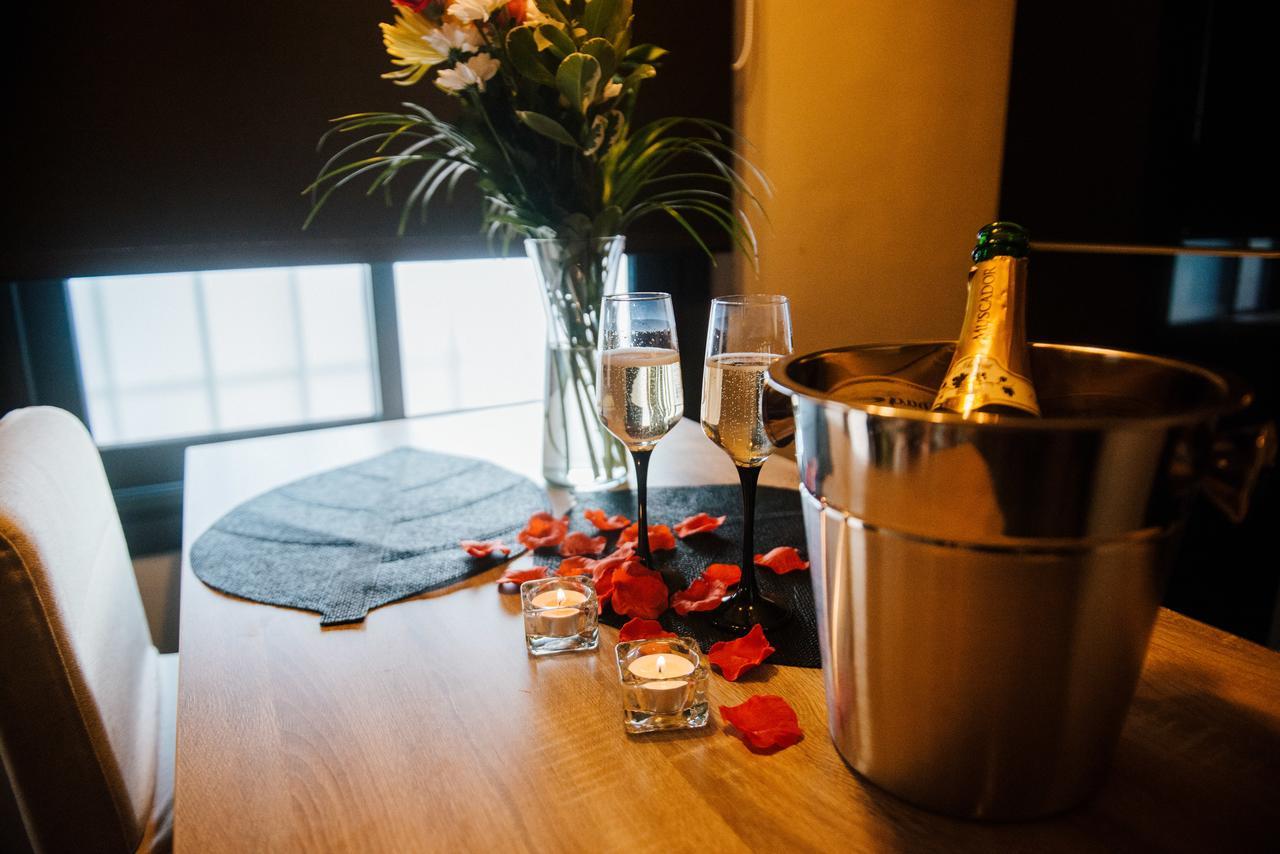 La Suite Romantique Avec Jacuzzi Au Coeur De Perpinhã Exterior foto